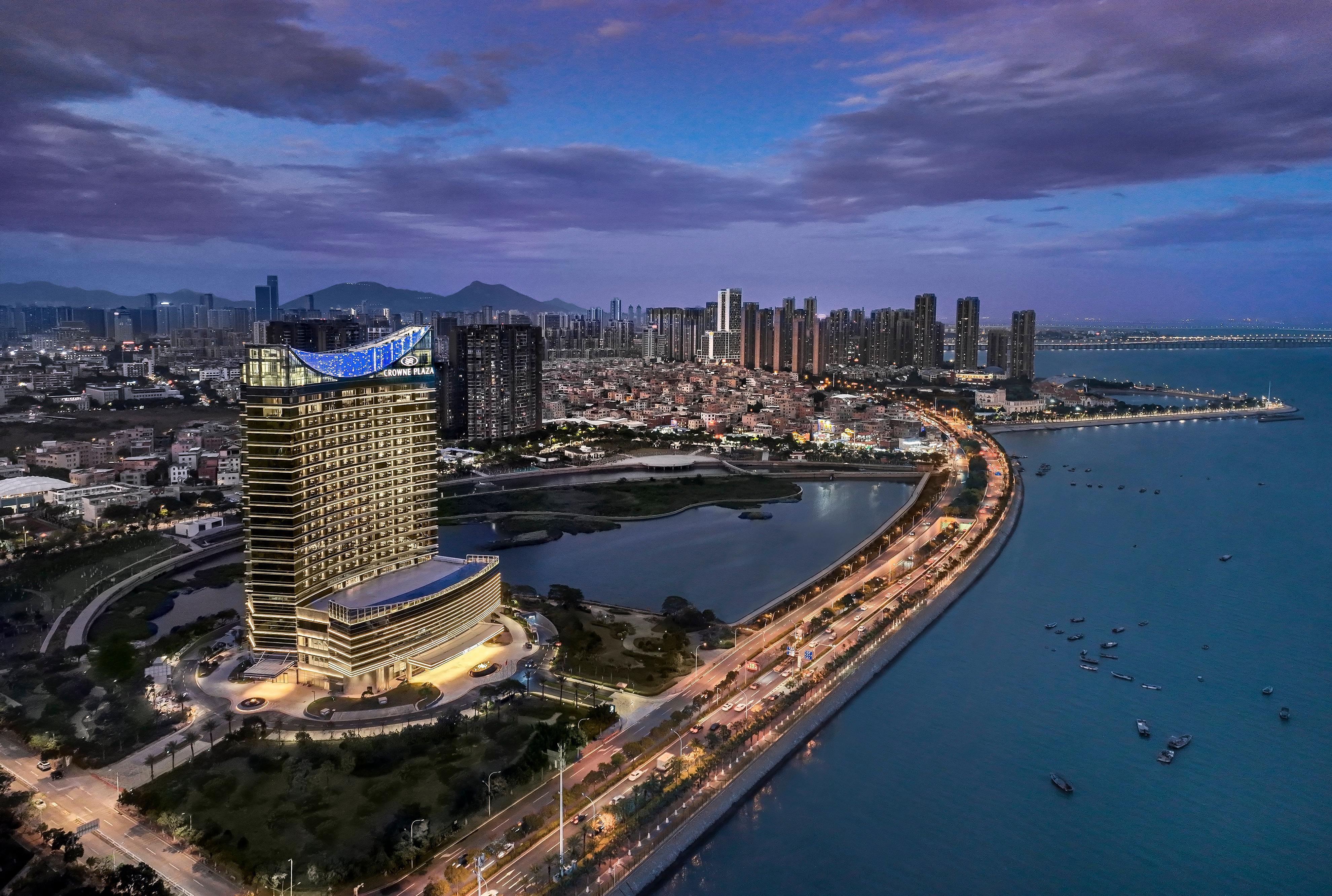 Holiday Inn Chongqing Guanyinqiao By Ihg Exterior photo