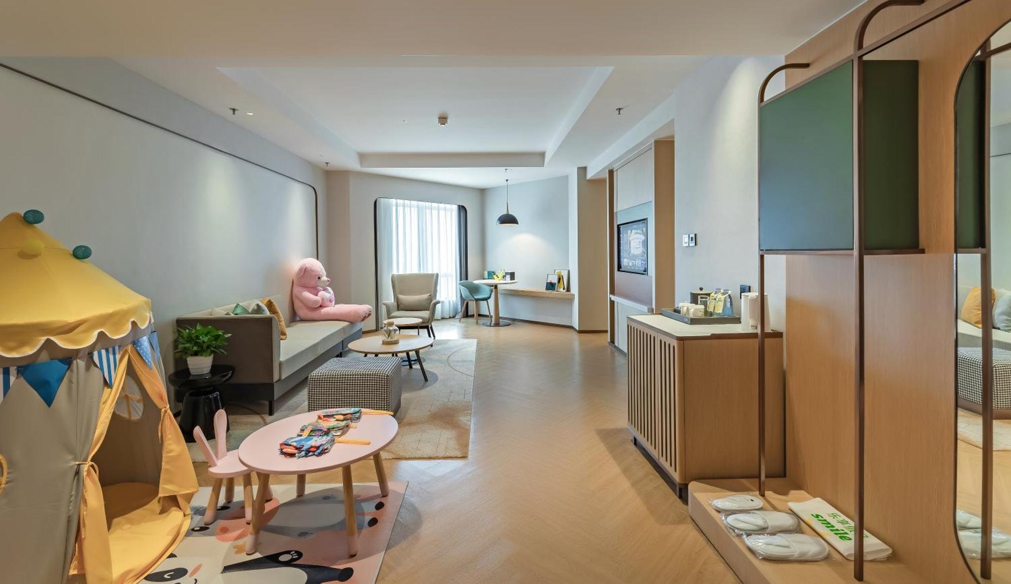 Holiday Inn Chongqing Guanyinqiao By Ihg Exterior photo