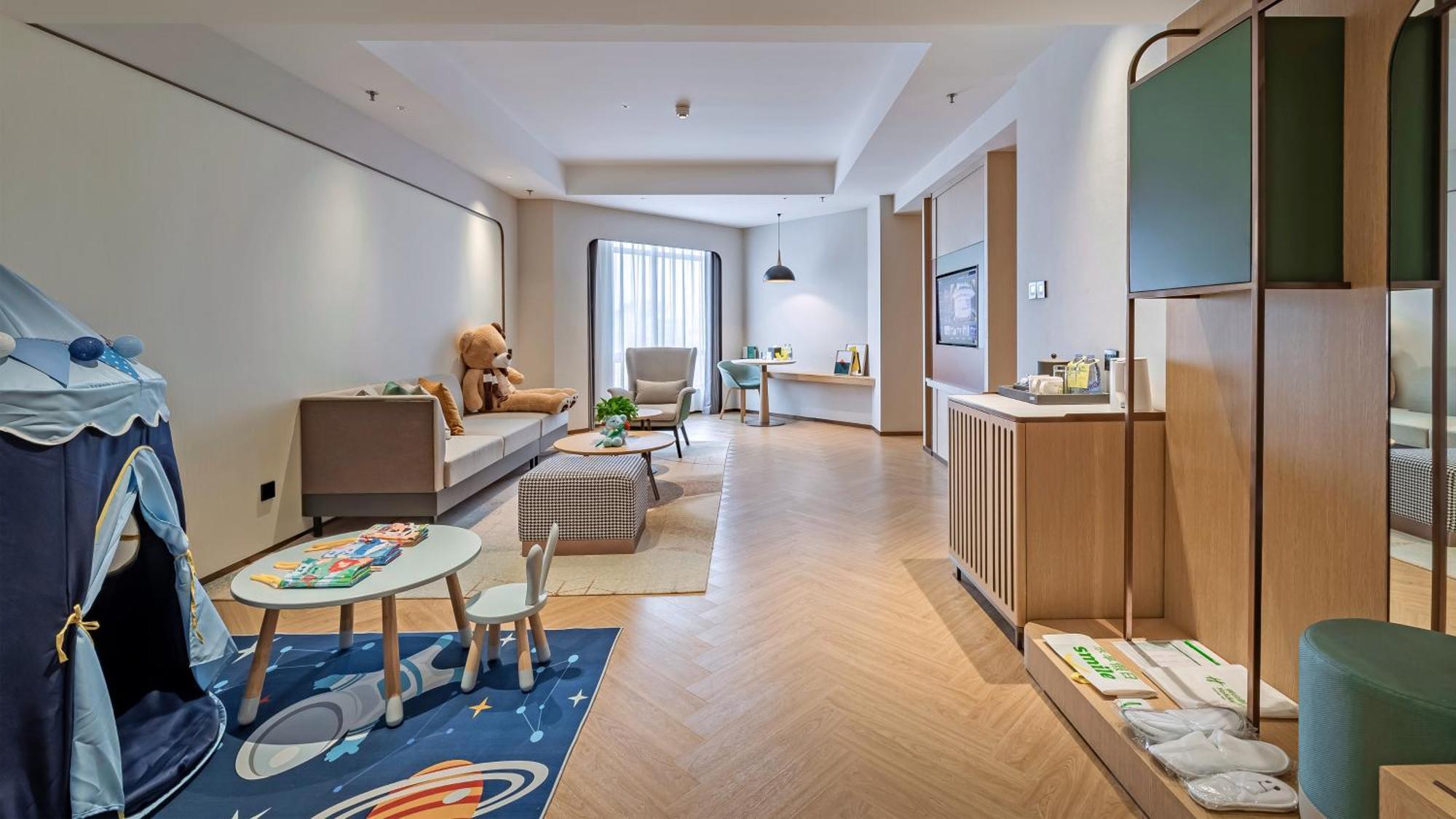 Holiday Inn Chongqing Guanyinqiao By Ihg Exterior photo