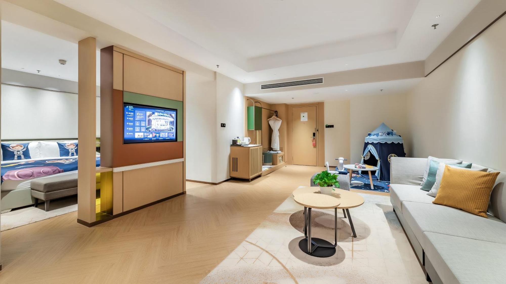 Holiday Inn Chongqing Guanyinqiao By Ihg Exterior photo
