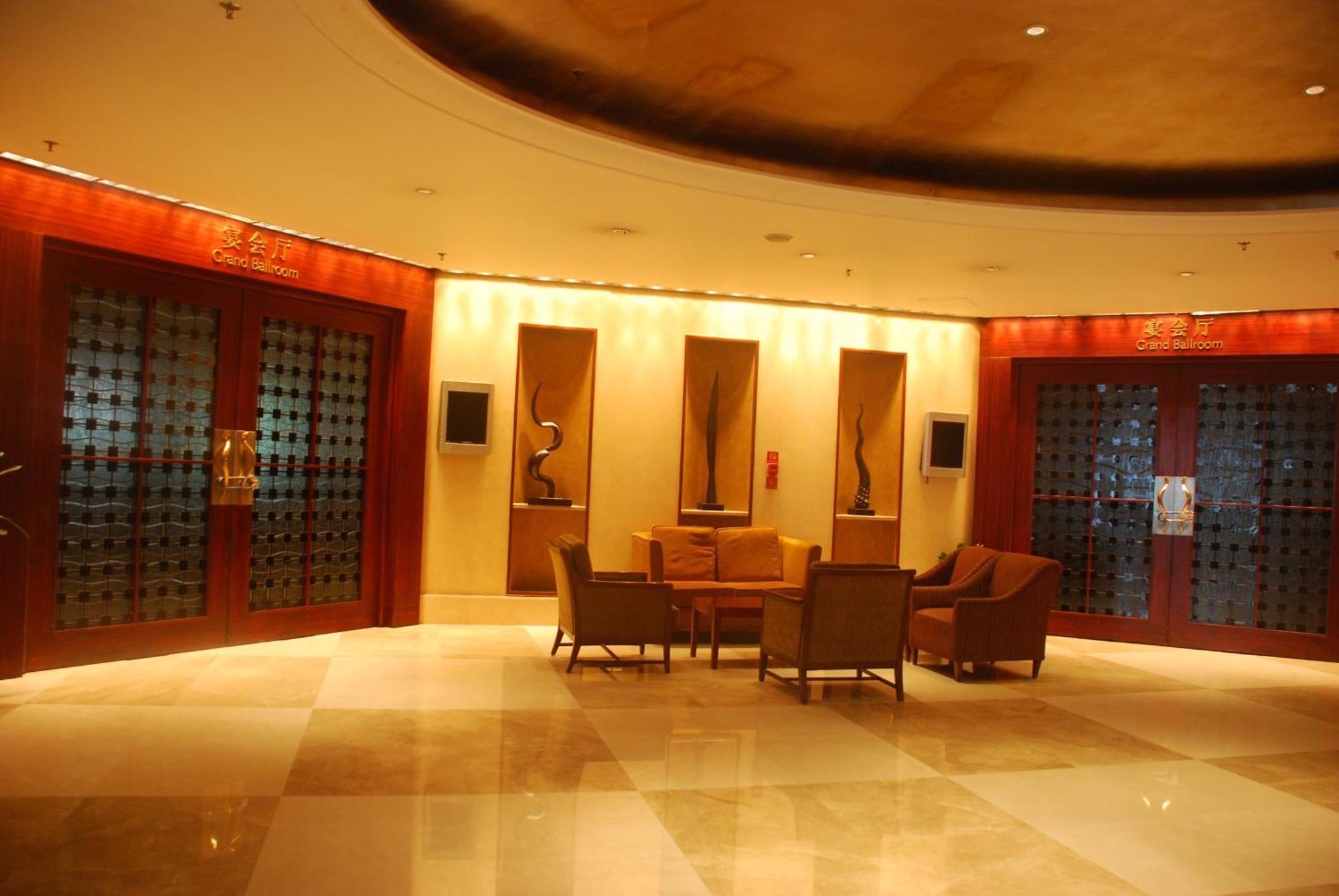 Holiday Inn Chongqing Guanyinqiao By Ihg Exterior photo